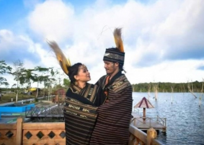 Ritual Dengan Dukun, Ini 5 Tradisi Aneh Suku Di Indonesia