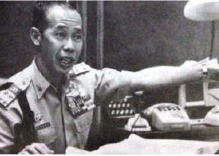Dendam Soeharto kepada Hoegeng, Dicopot dari Kapolri hingga Ditolak Jadi Saksi Pernikahan Prabowo
