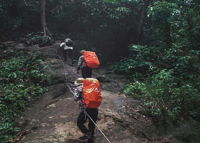 Keindahan dan Keangkeran Gunung Burangrang: Mengungkap Kisah di Baliknya