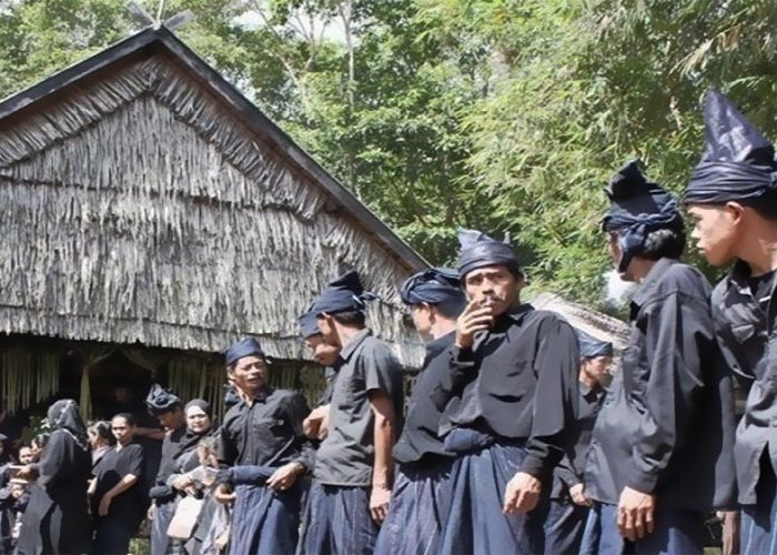  Bukan Takziah, Suku Kajang Di Sulawesi Berpakaian Serba Hitam Untuk Pelihara Hal Ini!