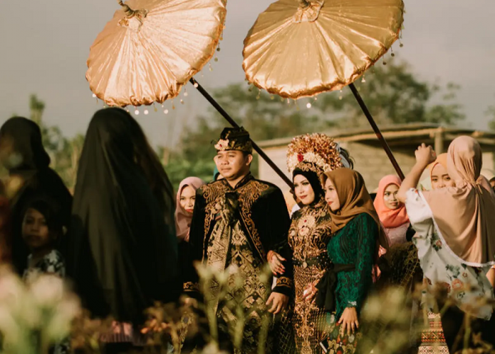 Gak Habis Fikir, Ternyata 5 Tradisi Suku-suku di Indonesia Ini Bikin Tercengang, Simak!
