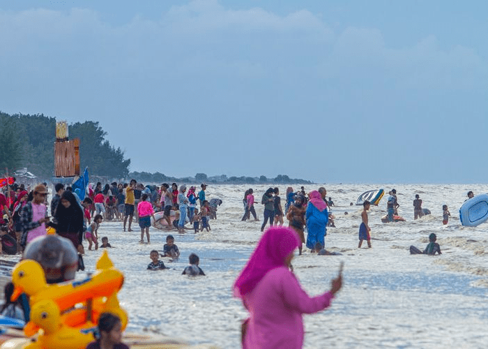 Berkumpul di Pantai Tanjung Baru, Alternatif Liburan Keluarga yang Seru, Dijamin Weekend Jadi Lebih Berwarna!