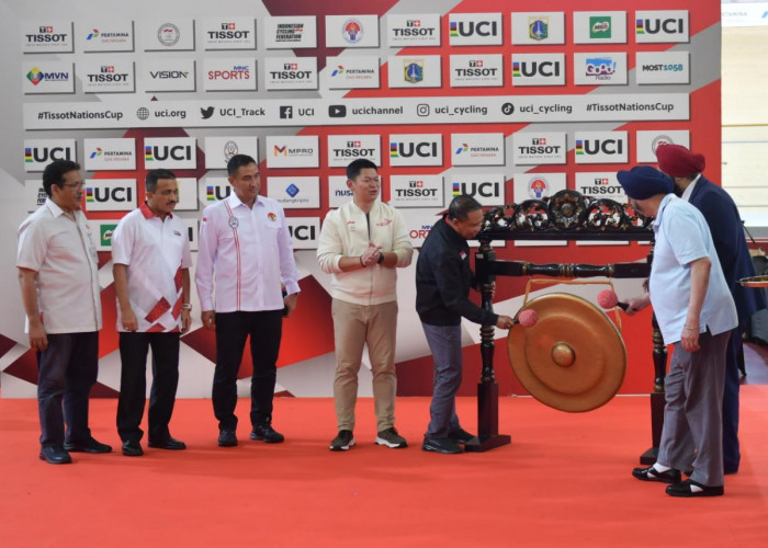 Menpora Amali Resmi Buka Kejuaraan Dunia Balap Sepeda TISSOT UCI Track Nations Cup 2023