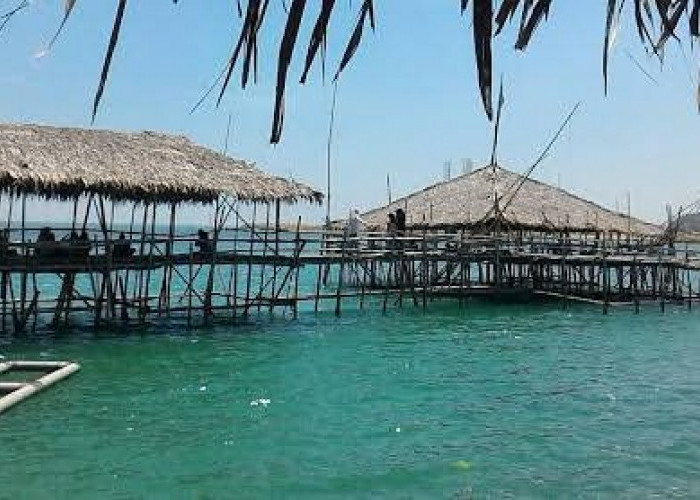 Eksotisme Pantai Maldives di Lamongan, Ternyata Begini Pesona Wisata Tropis yang Mendunia