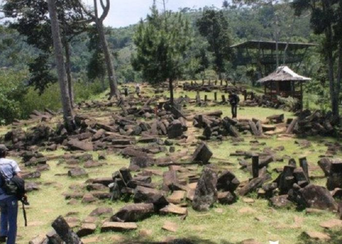 Koin Kuno Berusia 5200 SM Terungkap di Situs Gunung Padang, Bukti Kecanggihan Teknologi Zaman Purba?