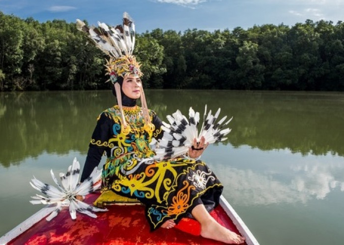 Tradisional dan Khas! Berikut Adalah Ciri 7 Baju Adat Pulau Kalimantan Beserta Maknanya