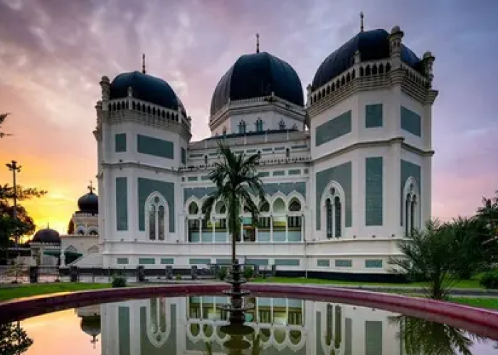 Masjid Al Mahsun Medan: Jejak Kejayaan Kesultanan Deli dalam Keindahan Arsitektur dan Sejarah