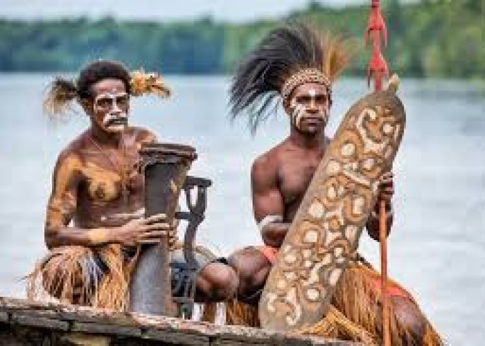 Mengungkap Rahasia Seni Anyaman Suku Lani di Tanah Pegunungan Papua
