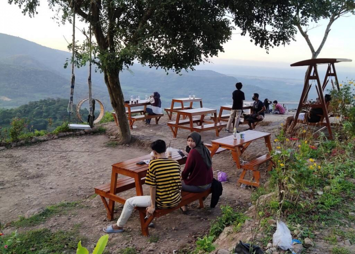 Pesona Bukit Cendana di Rembang, Wisata Menenangkan dengan Spot Foto Instagramable