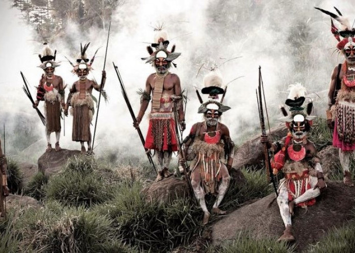 Wow, Inilah 3 Suku Tertua Asli Papua Barat Yang Wajib Kamu Tau! Nomor 3 Miliki Destinasi Wisata yang Menakjubk