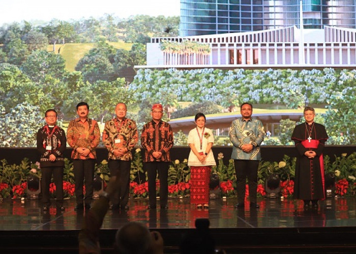 Menteri Agama Yaqut Hadiri Perayaan Natal Nasional 2022