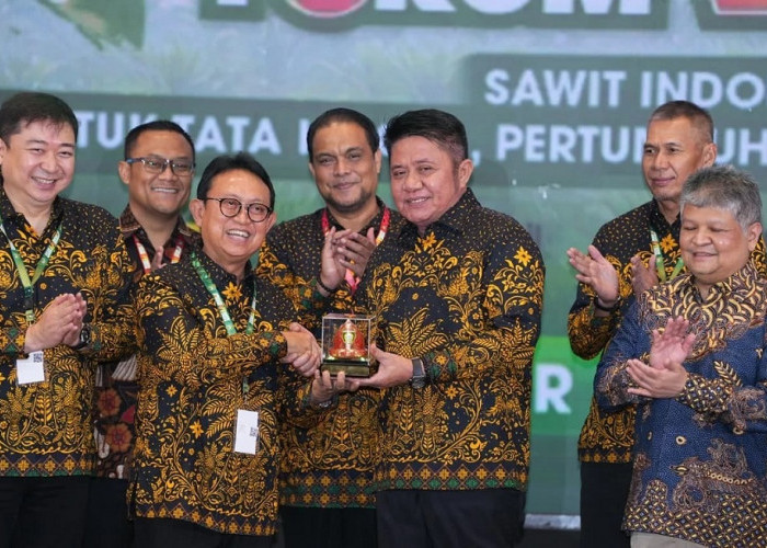 Gubernur Dorong Reformasi Tata Kelola Sawit di Andalas Forum VI 2026