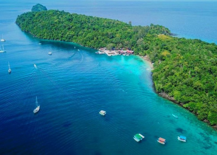 5 Pulau Kecil Terluar Di Indonesia Yang Memiliki Keindahan Memukau!