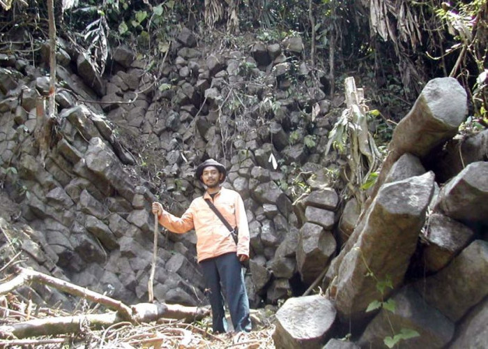 Situs Gunung Padang Yang Menyimpan Banyak Misteri, Ini Penjelasannya!