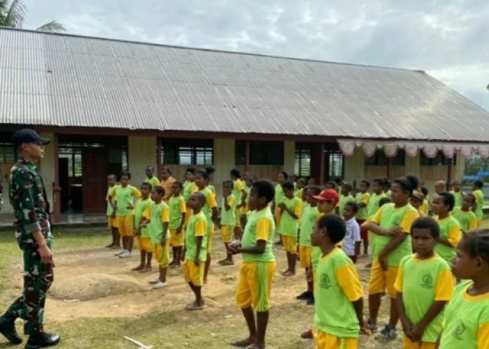 Satgas Raider Semakin Dekat Dengan Pelajar di Papua