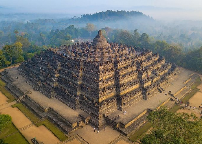 Menelusuri Jejak Sejarah Candi Borobudur: Dari Zaman Kuno ke Warisan Dunia