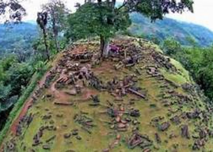 Kok Bisa Fakta Gunung Padang Ini Tarik Perhatian Arkeolog Dunia! Ada  APa?