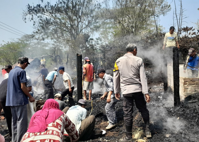 Gegaran Tungku Masak, Rumah Panggung di Pagar Alam Ludes Terbakar
