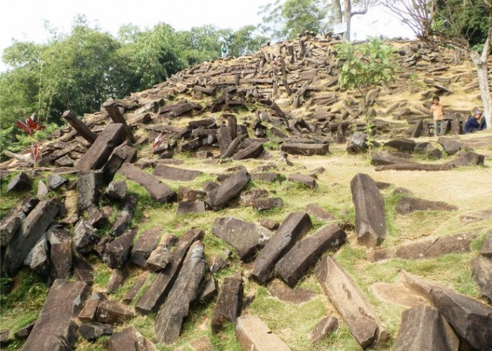 Jadi Situs Megalitikum Tertua, Ternyata di Gunung Padang Masih Ada Penemuan Benda Purba Lainnya, Apa Sajakah i