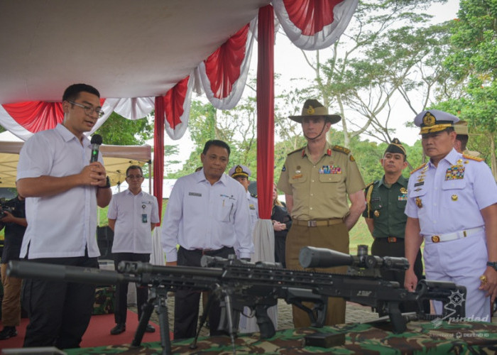 Panglima AB Australia Kagum Kemajuan Alutsista TNI yang Diproduksi PT Pindad