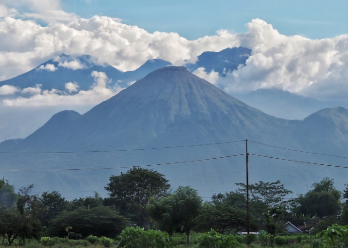 Misteri dan Keajaiban, 5 Gunung Suci Pulau Jawa, Tempat yang Dihormati dan Pengabul Permintaan, Dicoba Yuk!