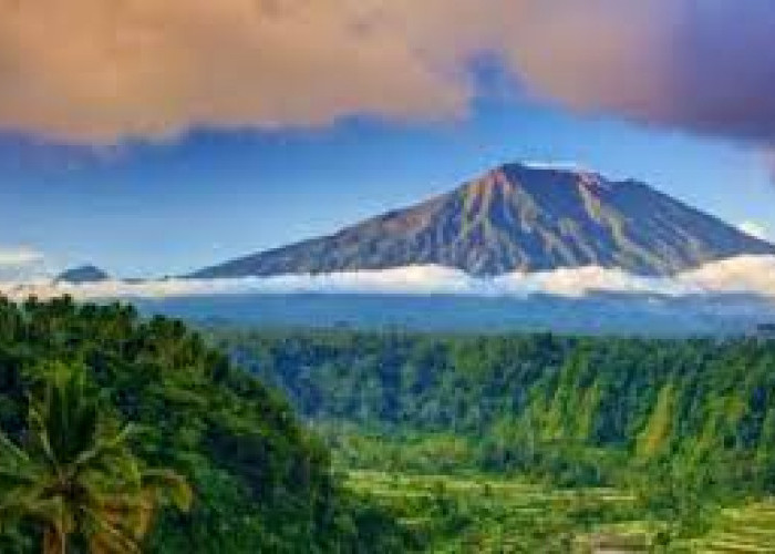 Sisi Gelap Gunung Agung, Kisah Horor yang Tersembunyi di Dataran Tinggi Bali
