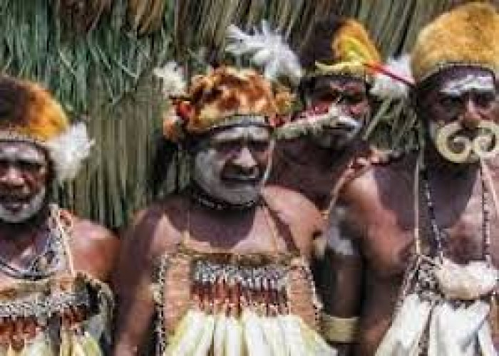 Tradisi Tak Lazim Cuma Ada di 5 Suku Indonesia Ini! Ini Dia Nama Suku dan Tradisinya