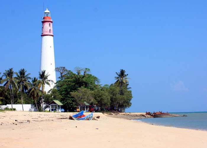 Mercusuar Tanjung Kalian: Sejarah dan Keberlanjutan dalam Navigasi Maritim