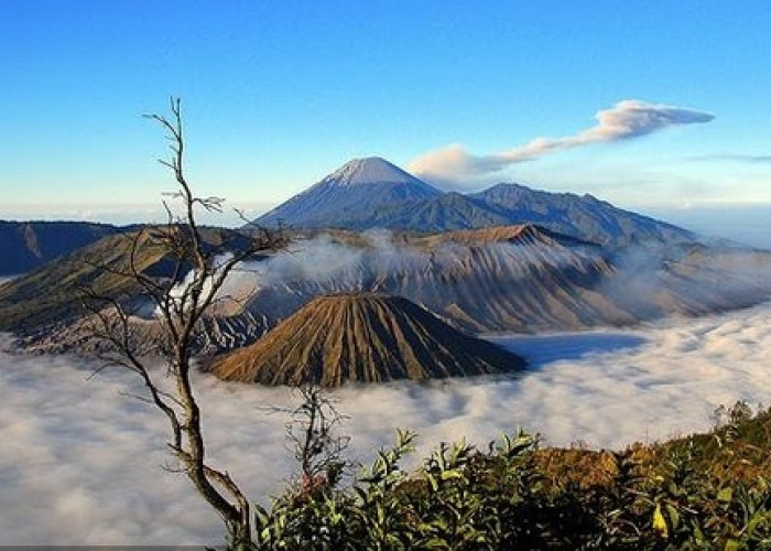 Menggali Kekuatan Gaib, Menapaki Lima Gunung Suci yang Dipercaya Memiliki Daya Magis di Jawa