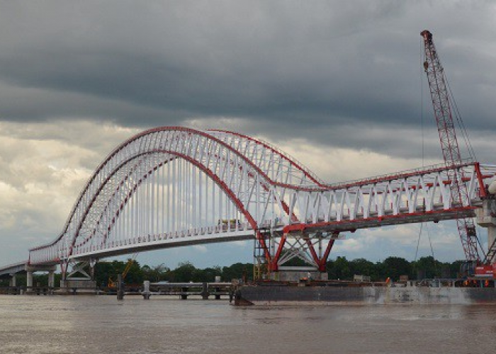 Menguak Sejarah Jembatan Tayan: Pintu Gerbang Konektivitas Kalimantan