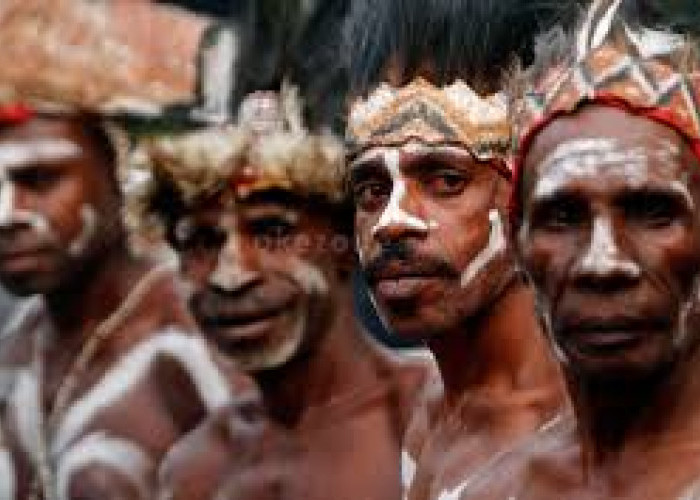 Keunikan 5 Suku Papua, Salahsatunya Ada yang Tinggal di Peggunungan