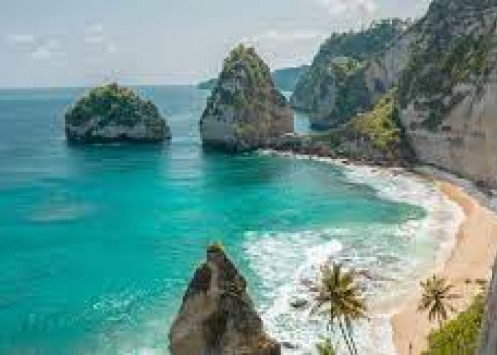 5 Rekomendasi Pantai di Nusa Penida Yang Wajib Dikunjungi