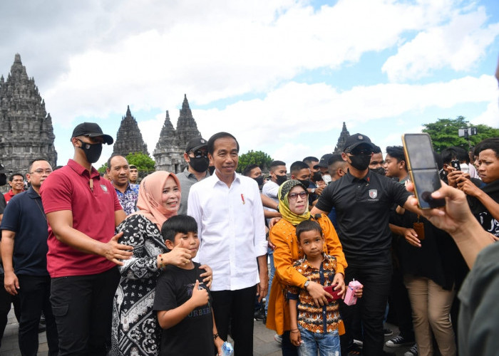Ajak Cucu ke Candi Prambanan, Presiden Jokowi Promosikan Wisata Edukasi