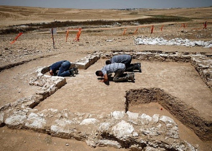 Arkeolog Temukan Masjid Kedua Tertua di Rahat, Israel