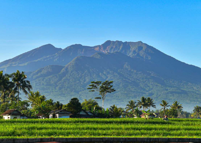 Misteri dan Sejarah Gunung Galunggung: Dari Letusan Hingga Legenda