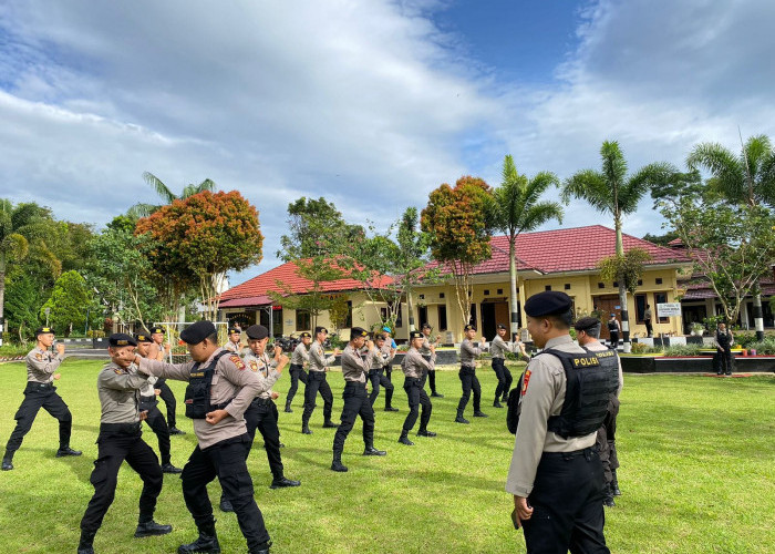 Tingkatkan Kemampuan, Personel Samapta Polres Pagar Alam Latihan Beladiri Jujitsu