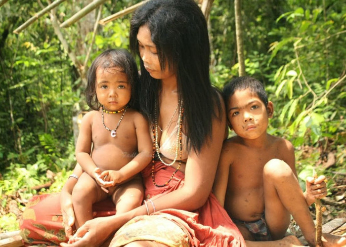 Emang Boleh Nikah Sama Ibu Sendiri? Ternyata Suku Polahi Punya Tradisi Begini Loh, Waduh!