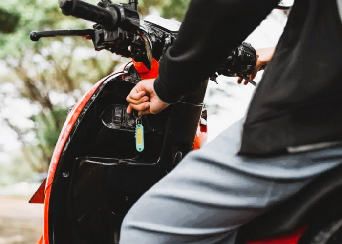 Stop Memanaskan Motor Terlalu Lama, Ini Cara yang Benar Menjaga Mesin