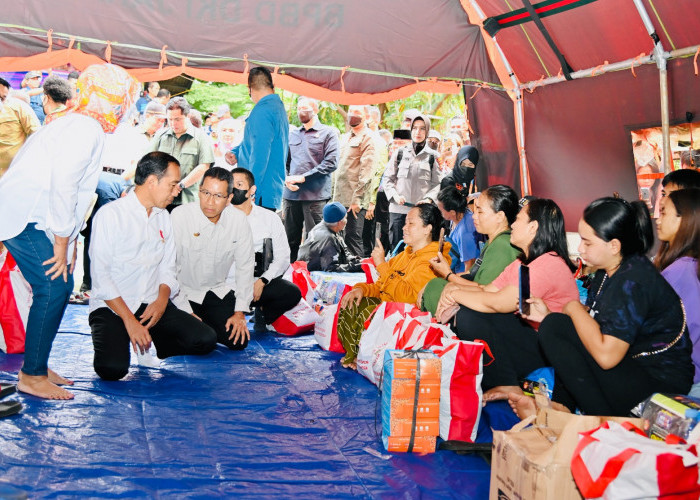 Presiden Jokowi Tinjau Posko Pengungsi Korban Kebakaran TBBM Pertamina Plumpang
