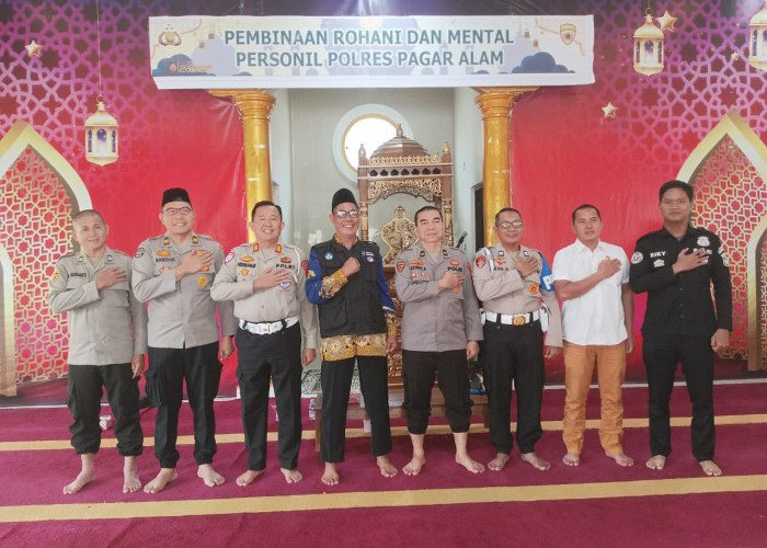 Tingkatkan Iman dan Etos Kerja Anggota : Polres Pagar Alam Gelar Binrohtal di Masjid Al-Hikmah