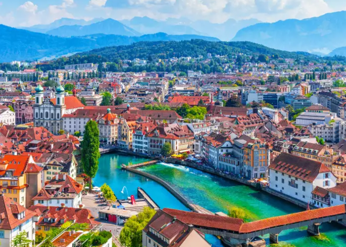 Healing Seru di Negara Swiss yang Suguhkan Wisata Menawan 
