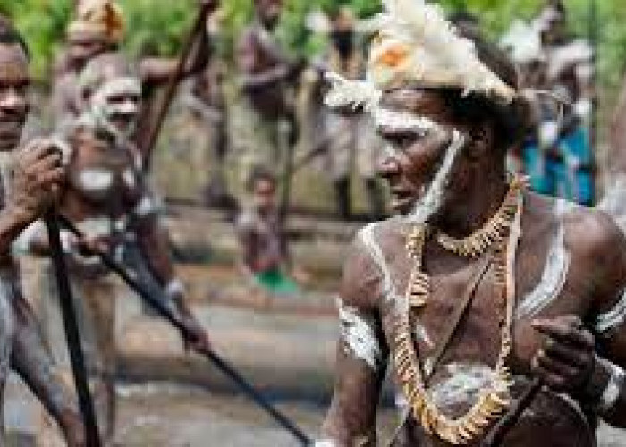  Punya Cirikhas Tersendiri, Mengenal 3 Suku Asli Papua yang Paling Ditakuti Orang