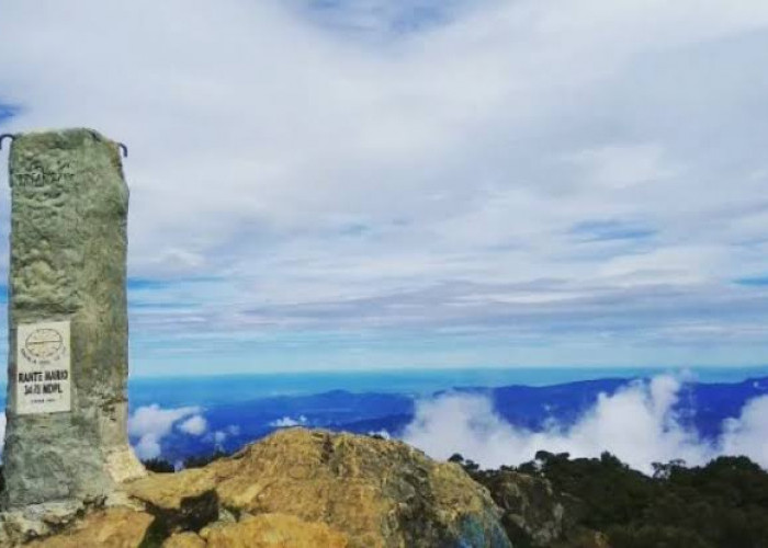 Pendakian Gunung Latimojong, Tantangan dan Keindahan di Provinsi Sulawesi Selatan