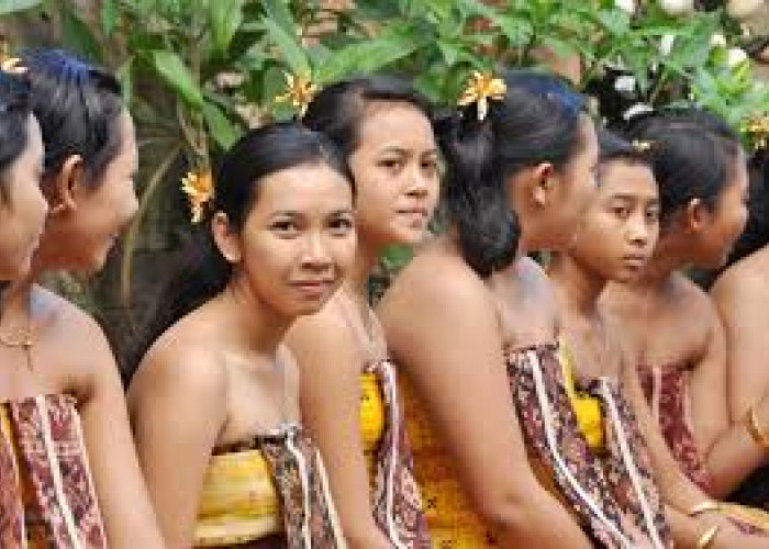 Berikut 5 Tradisi Aneh Suku di Indonesia, Dianggap Tabu Tapi Itu Budaya Adat, Apa Aja Itu!