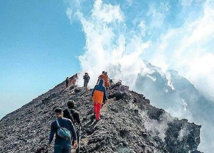 Dahsyat! Ramalan Jayabaya, Jawa Akan Terbelah Dua Jika Gunung Slamet Meletus