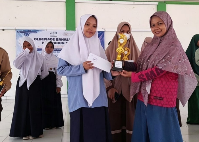 Berkat Latihan dan Doa, Tiga Santri Islamic Centre Sungailiat Dominasi Peringkat Juara Olimpiade Bahasa Arab