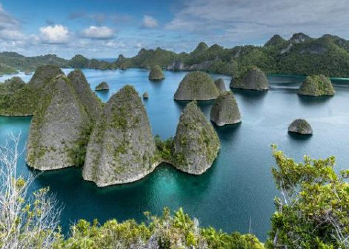Destinasi Wisata di Indonesia yang Sajikan Pemandangan Bak Surga!