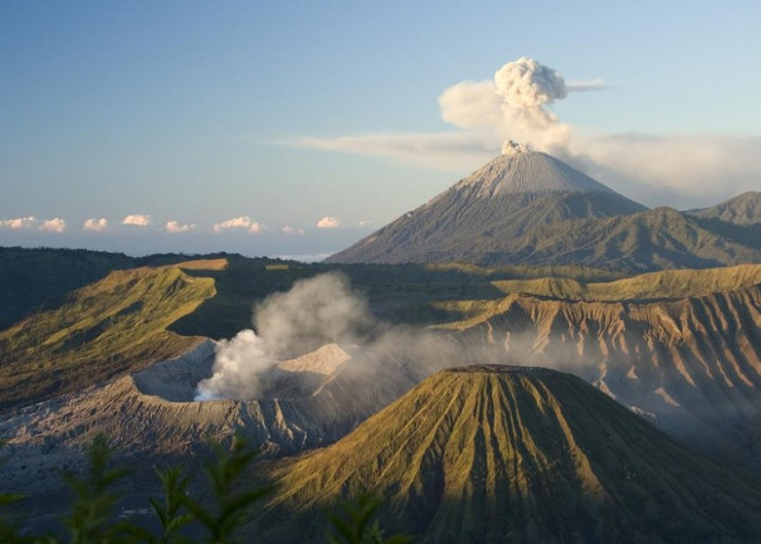 Inilah Panorama Alam Dari Puncak Tertinggi Di Pulau Jawa: Gunung Semeru