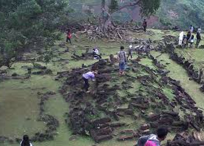 Asyik Nhi! Ini Satu Dari 7 Penemuan Kuno Di Dunia Yang Menakjubkan di Gunung Padang
