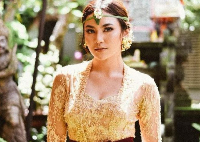 Mix Keturunan dengan Menikahi Wanita Cantik Dari Suku Indonesia Ini